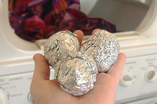 making aluminum foil balls