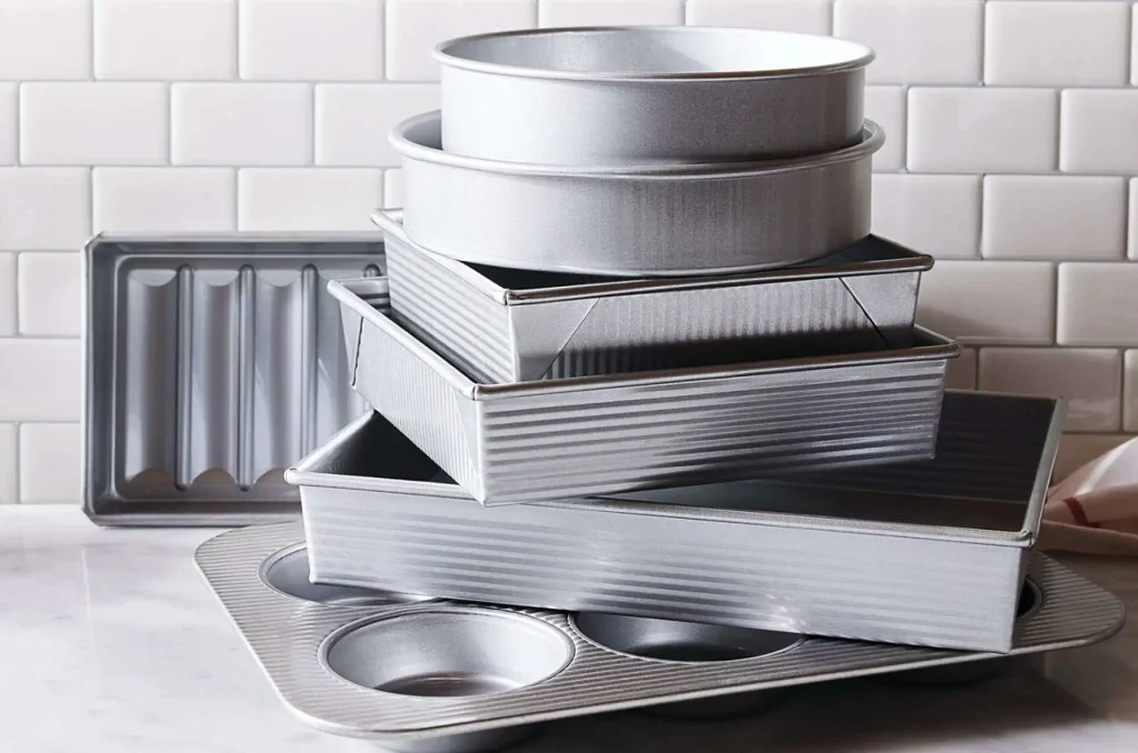 different shapes of aluminum baking pans 