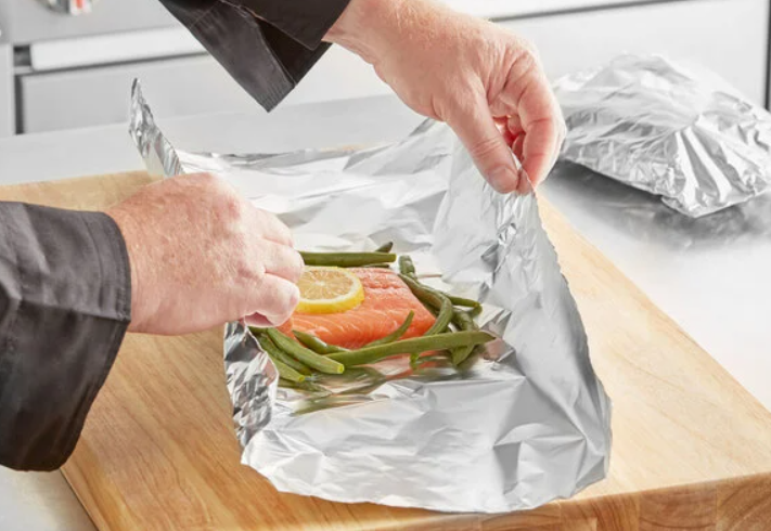 Which side of the aluminum foil should touch your food? - Yongsheng ...